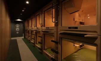 Booth Netcafe & Capsule