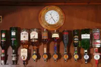 Saxonville Hotel - ที่มีบาร์