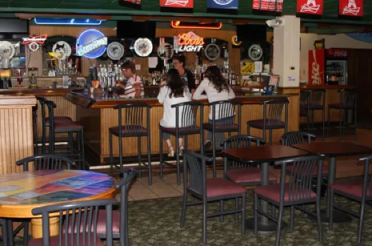 Gladstone Inn and Suites