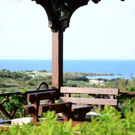 Ada Bacchus Hotel