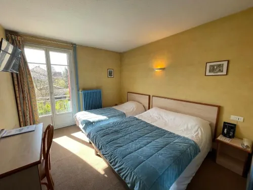 "Contact Hôtel" le Saint Rémy - Chalon Sud Hotels in Saint-Desert