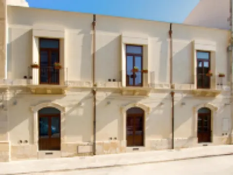 Kyanos Residence Hotels near Arethusa Spring