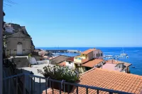 Signora Tita B&B Chianalea - Scilla Hotels in Scilla