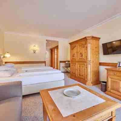 Hotel Zugspitze Rooms