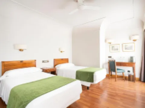 Hotel Hernán Cortés Hotéis em Gijon