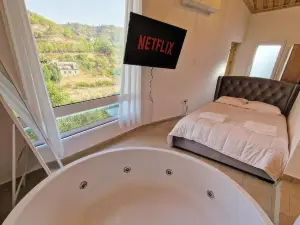 Aprosmeno Jacuzzi House 4