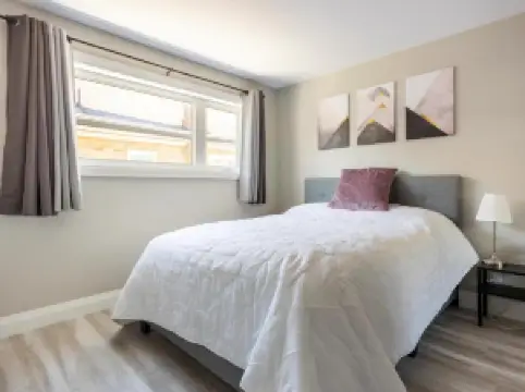 Entire 2 Bedroom Apartment Downtown - u2