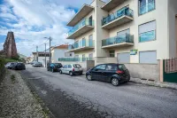 Buarcos Sunset Apartment by Rent4All - parking