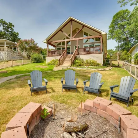 Tranquil Tool Home on Cedar Creek Fish and Kayak