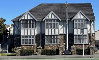 The Elmwood Motel