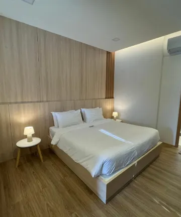 ห้องดีลักซ์เตียงใหญ่หรือเตียงแฝดพร้อมวิวเมือง