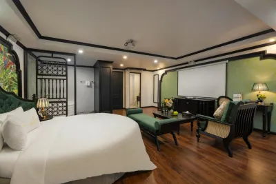 Royal Hotel Vinh Yen Hotels in Dinh Trung