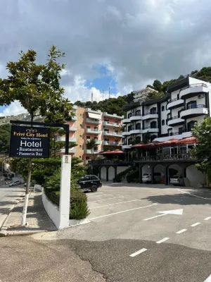 Privé City Hotel