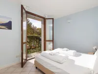 Budget Village Apartments - Porto Letizia Hotels in Porlezza