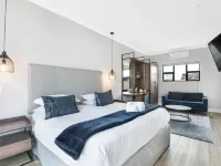 30 on Whites Guesthouse Hotels in Motheo
