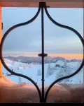 Koča Ojstrica - Velika Planina - con vistas a la montaña