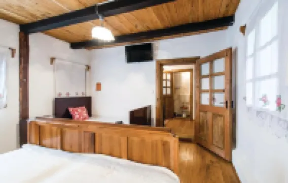 愛思諾村斯塔拉隆亞酒店 酒店