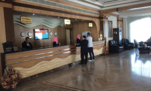 Noras Beach Hotel - Housity