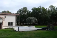 LA PLANETTE Hotels in Castelnau-d'Estretefonds