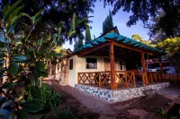 Hotel Rancho Constanza & Cabañas de la Montaña Hotels near Duarte Park