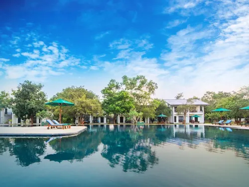 Oak Ray Elephant Lake Hotels in Avudangawa
