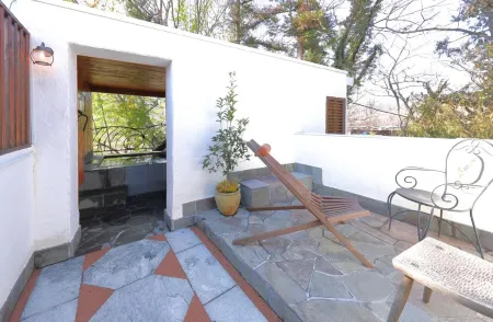 Cest la VIE Отели рядом с достопримечательностью «Hinosawadai Shrine»