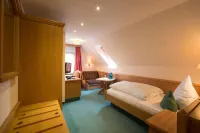 Hotel-Gasthof Weisses Ross Hotels in Schnaittach