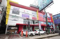 Emarald Hotel Calicut فنادق في كوزيكود