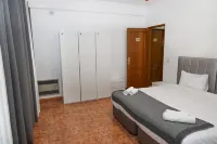 Lisbon Home Host - 2-Star
