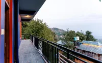 Loopin Mcleodganj - Mountain view