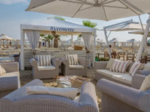 ホテル ルンゴマーレ リッチョーネのホテル