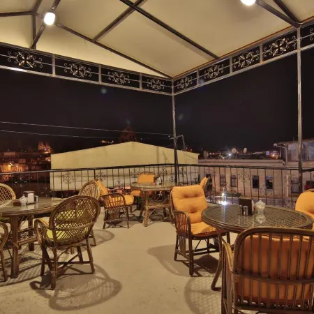 View Cave Hotel