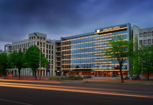阿瓦隆會議及飯店