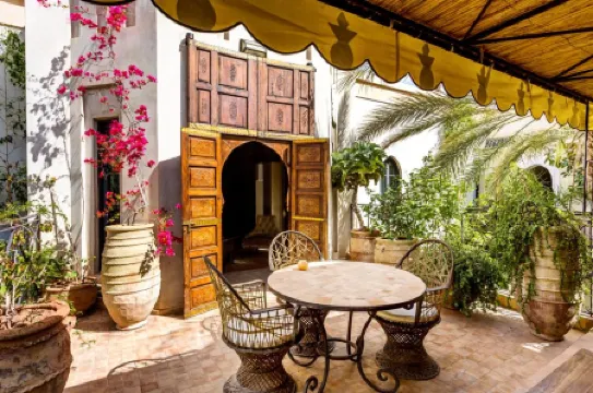 柯倫宮庭院旅館