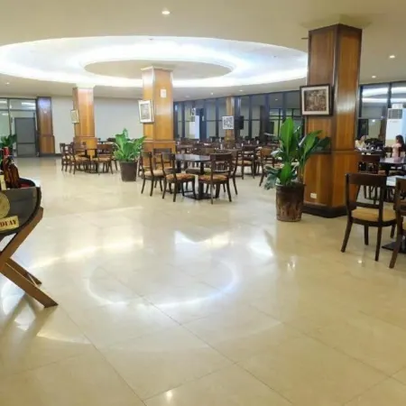 Dottie's Place Hotel & Restaurant