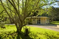 Russell Falls Holiday Cottages Hotels in Hamilton