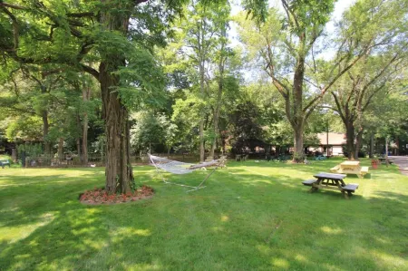 The Earl of Sandwich Motel Отели в г. Сандуич