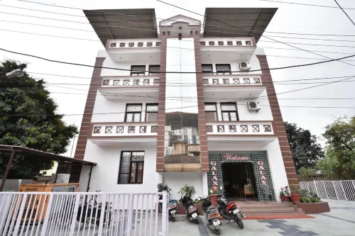 Hotel Galaxy Hotels in Dehra Dun