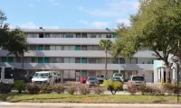 Opal Hotel & Suites