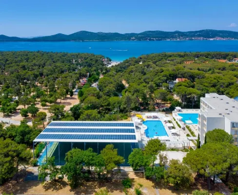 Family Hotel Adria - All Inclusive Các khách sạn ở Turanj