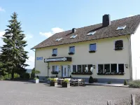 Landhaus Eifelsicht Hotel di Hellenthal
