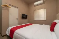 RedDoorz @ Jalan Srikandi Pekanbaru Hotels in Tampan