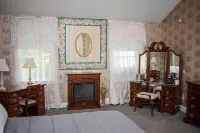 Longhouse Manor B&B Hotels in Dundee