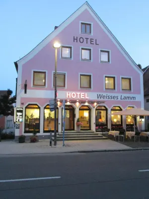 HOTEL WEISSES LAMM Hotels in Roth