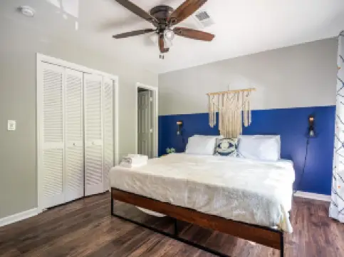 New Entire Place Cozy 2B2B with King Bed SP1263