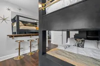 Space Cowboy - Huge Yard, Firepit, Close2Downtown - Bungalows