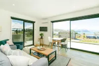 Wahi Nui Hotels in Burkes Pass