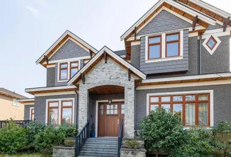 Vancouver West Cozy Retreat by Host Launch