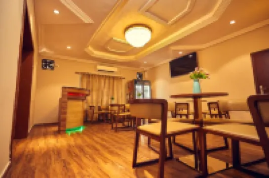 HOTEL KING'S PALACE Hotels in 