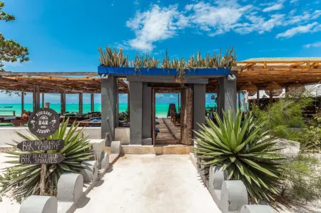 B4 Boutique Отели в г. Paje